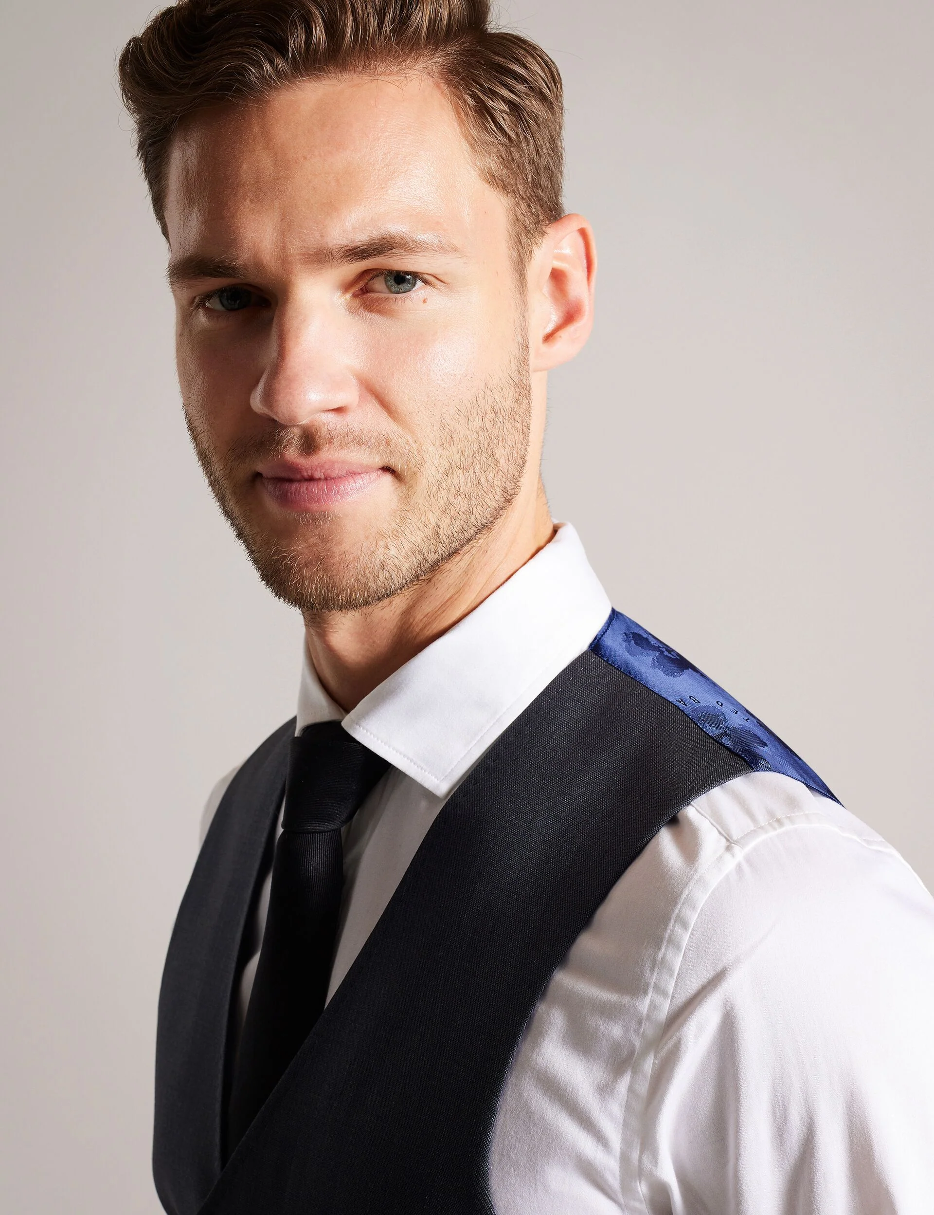 CORE WAISTCOAT | GREY - Image 4