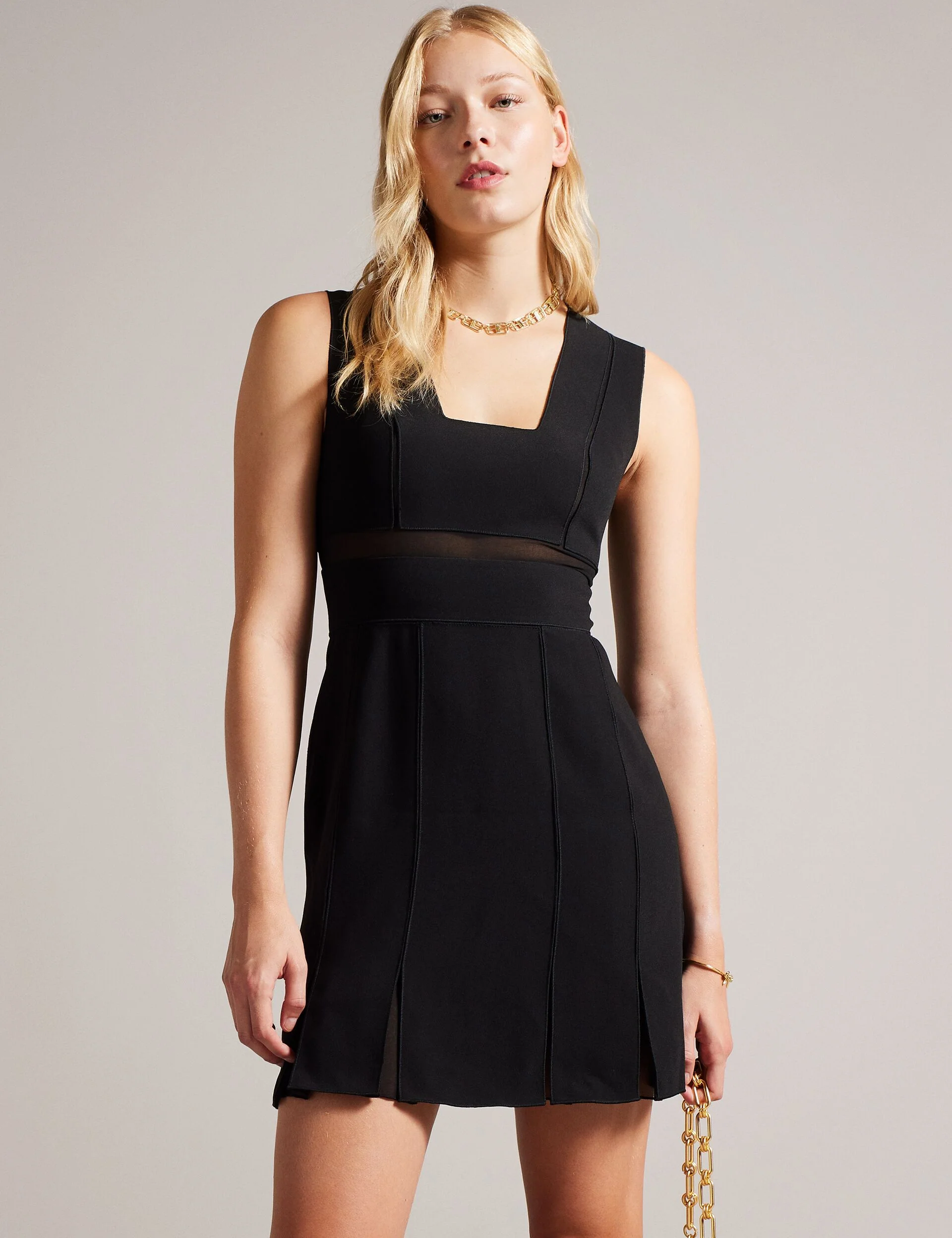 ELLINIA | BLACK