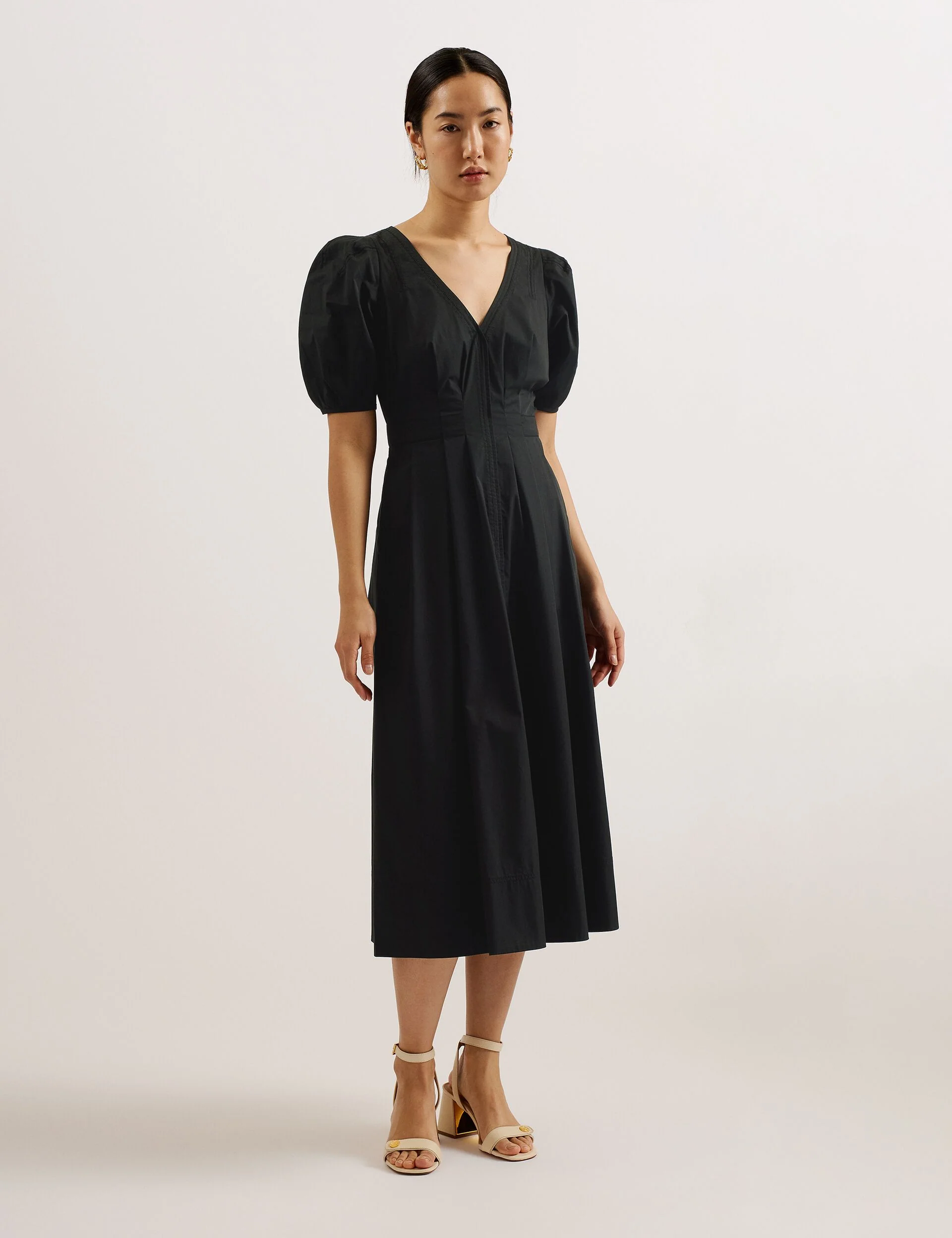 LEDRA | BLACK