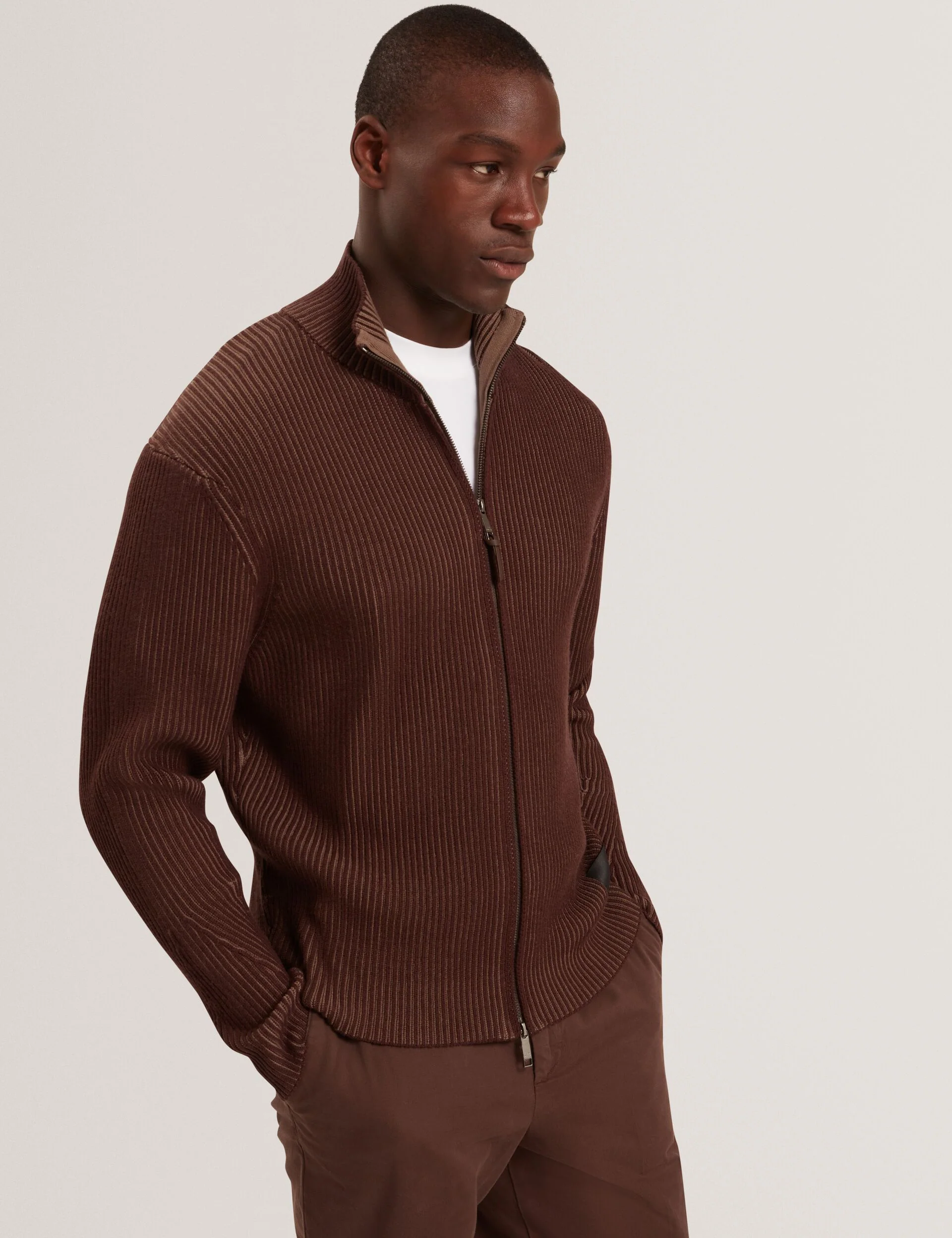 ROMANI | DK-BROWN